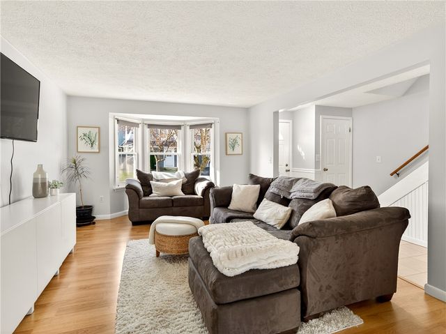 152 Fawn Ln, Webster, NY 14580