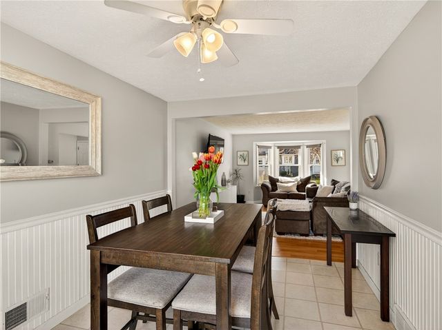 152 Fawn Ln, Webster, NY 14580
