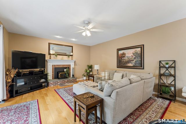 128 West King Street, Danbury, CT 06811