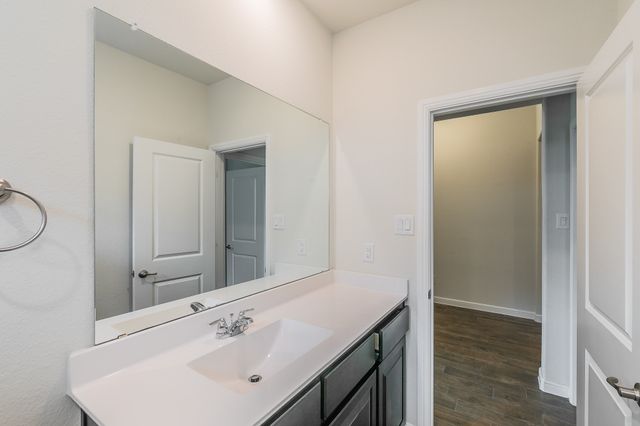 136 Wagon Mound, Waxahachie, TX 75167
