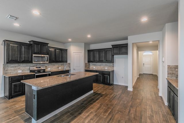 136 Wagon Mound, Waxahachie, TX 75167