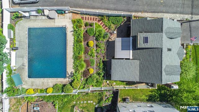 59 Oakwood Drive, Wayne, NJ 07470