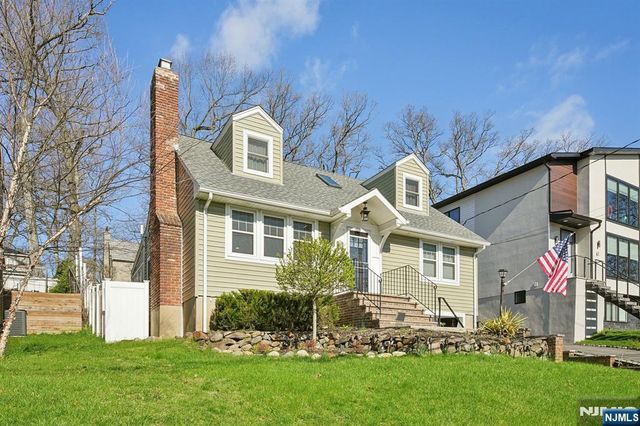 59 Oakwood Drive, Wayne, NJ 07470