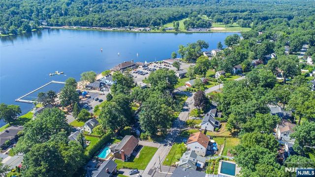 59 Oakwood Drive, Wayne, NJ 07470