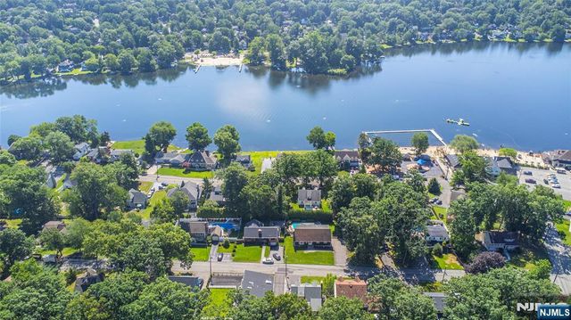 59 Oakwood Drive, Wayne, NJ 07470