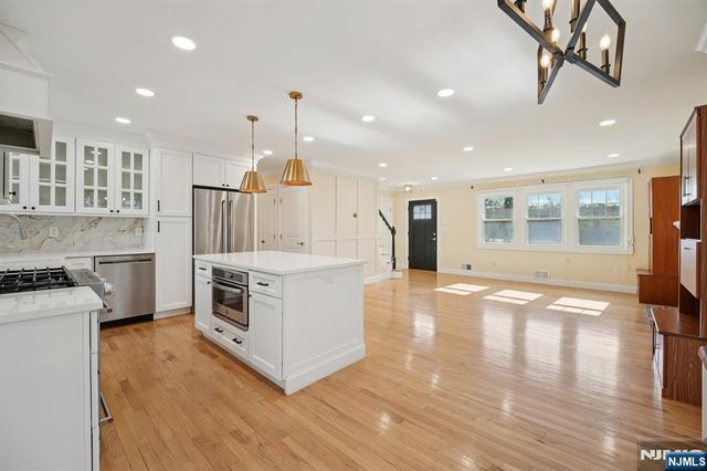 59 Oakwood Drive, Wayne, NJ 07470