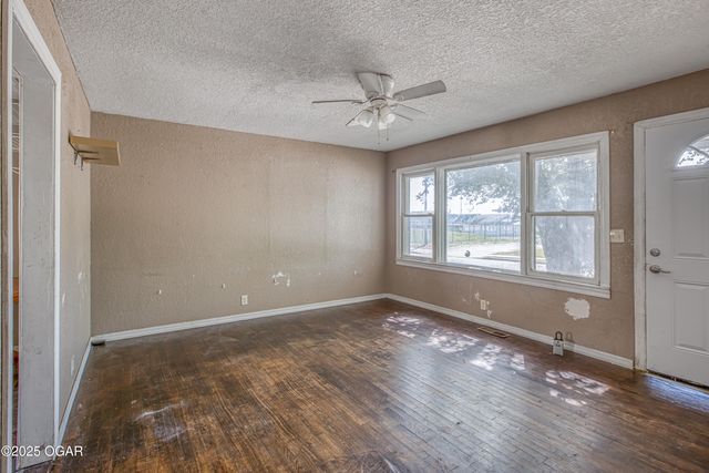235 Comingo Avenue, Joplin, MO 64801