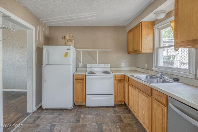235 Comingo Avenue, Joplin, MO 64801