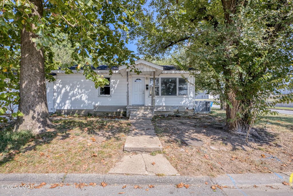 235 Comingo Avenue, Joplin, MO 64801