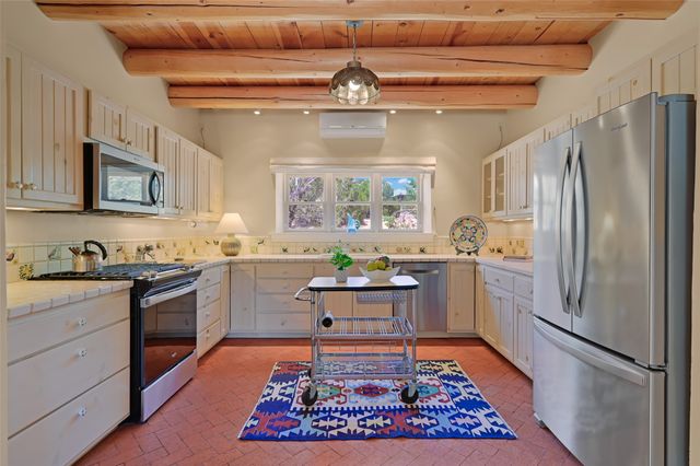 133 Sierra Azul, Santa Fe, NM 87507