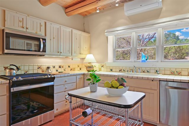 133 Sierra Azul, Santa Fe, NM 87507