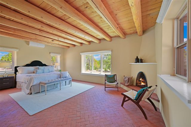 133 Sierra Azul, Santa Fe, NM 87507