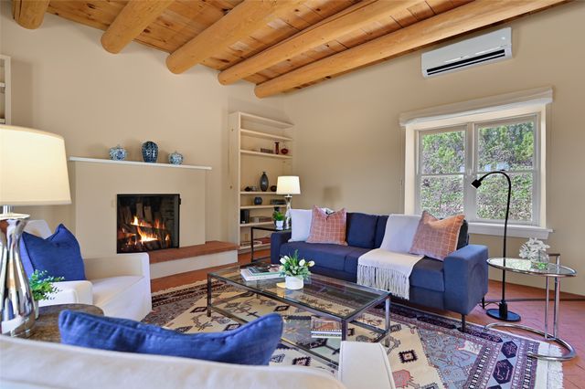 133 Sierra Azul, Santa Fe, NM 87507