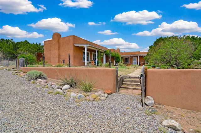 133 Sierra Azul, Santa Fe, NM 87507