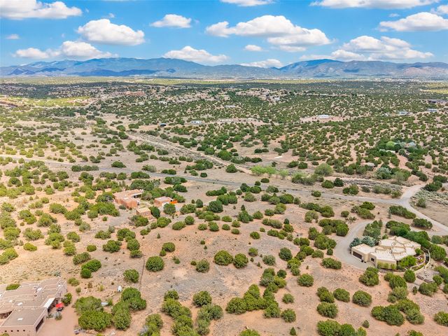 133 Sierra Azul, Santa Fe, NM 87507