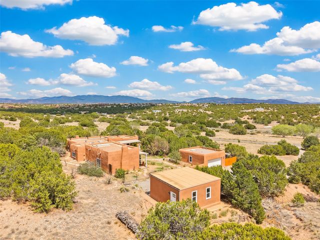 133 Sierra Azul, Santa Fe, NM 87507