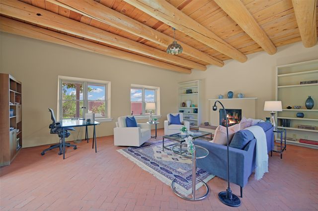 133 Sierra Azul, Santa Fe, NM 87507