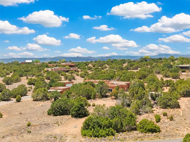 133 Sierra Azul, Santa Fe, NM 87507