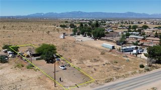 10877 Chamberlaine Way, Adelanto, CA 92301