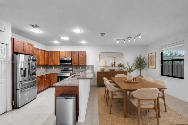 9925 NW 10th Street, Miami, FL 33172