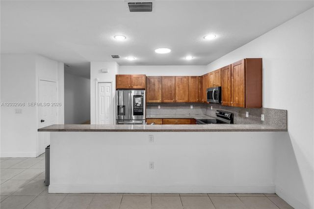 9925 NW 10th Street, Miami, FL 33172
