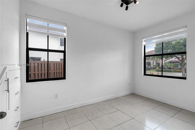 9925 NW 10th Street, Miami, FL 33172