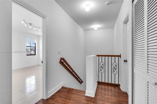 9925 NW 10th Street, Miami, FL 33172