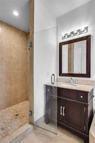 9925 NW 10th Street, Miami, FL 33172