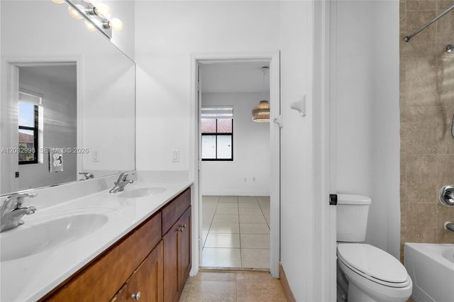 9925 NW 10th Street, Miami, FL 33172