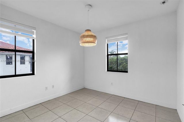 9925 NW 10th Street, Miami, FL 33172