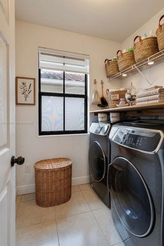 9925 NW 10th Street, Miami, FL 33172
