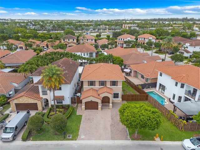 9925 NW 10th Street, Miami, FL 33172