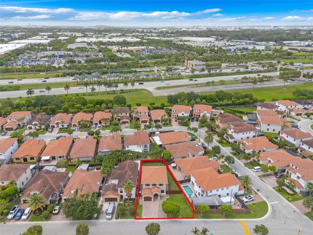 9925 NW 10th Street, Miami, FL 33172
