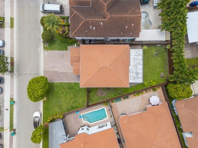 9925 NW 10th Street, Miami, FL 33172