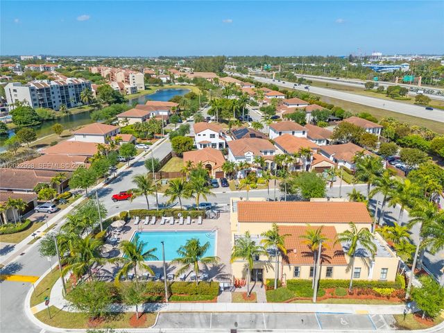 9925 NW 10th Street, Miami, FL 33172