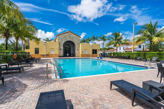 9925 NW 10th Street, Miami, FL 33172