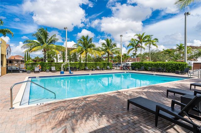 9925 NW 10th Street, Miami, FL 33172