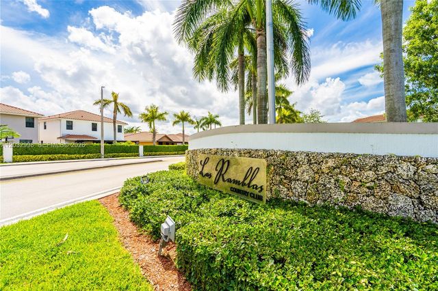 9925 NW 10th Street, Miami, FL 33172