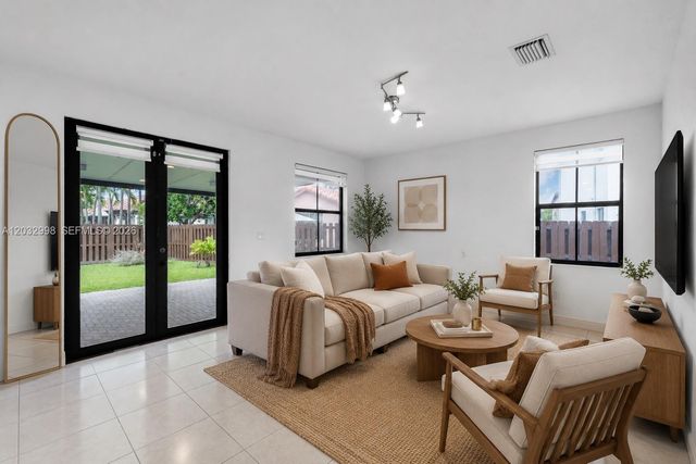 9925 NW 10th Street, Miami, FL 33172