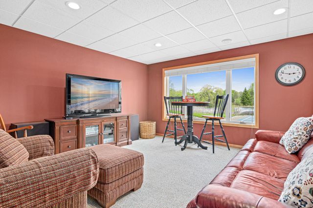 546 Linden Lane, Lino Lakes, MN 55014