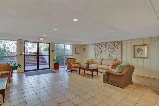 1205 Mariposa Ave 219, Coral Gables, FL 33146