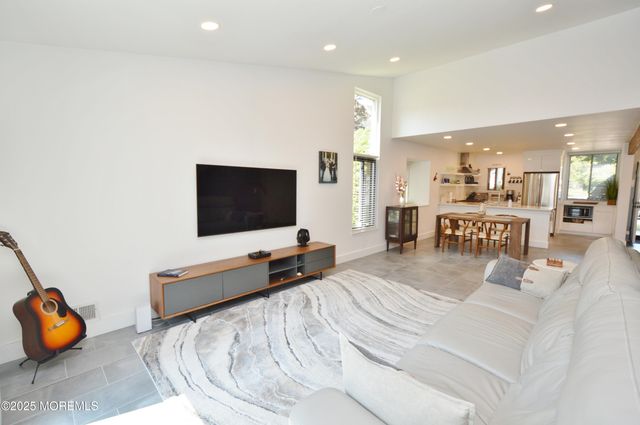11 Fern Court, Tinton Falls, NJ 07724