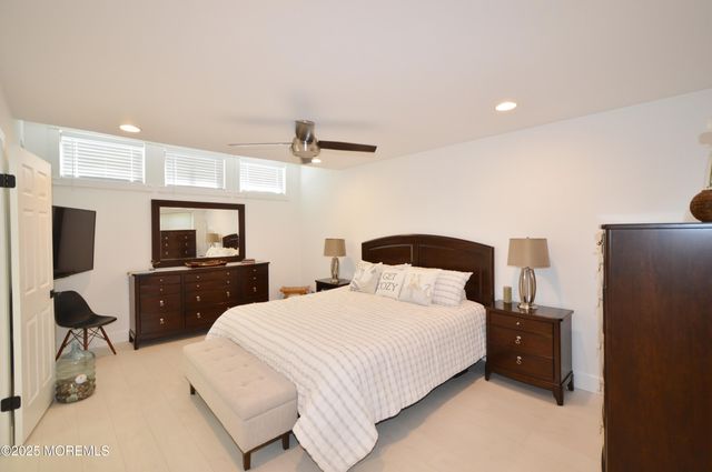 11 Fern Court, Tinton Falls, NJ 07724