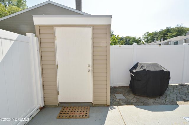 11 Fern Court, Tinton Falls, NJ 07724