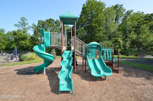 11 Fern Court, Tinton Falls, NJ 07724