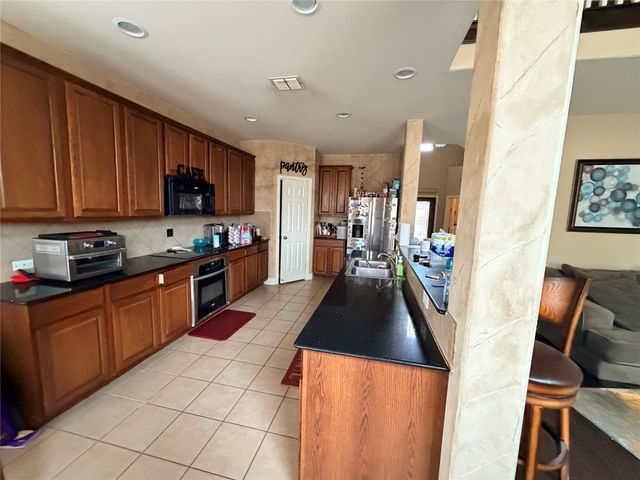 2703 Waterway Drive, Grand Prairie, TX 75054