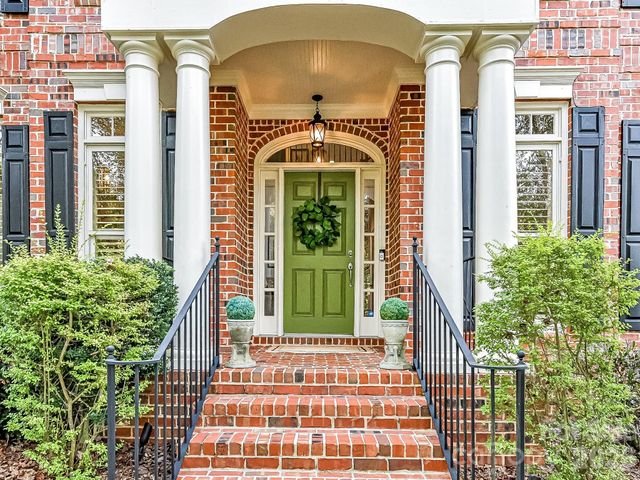 626 Hampshire Hill Road, Matthews, NC 28105