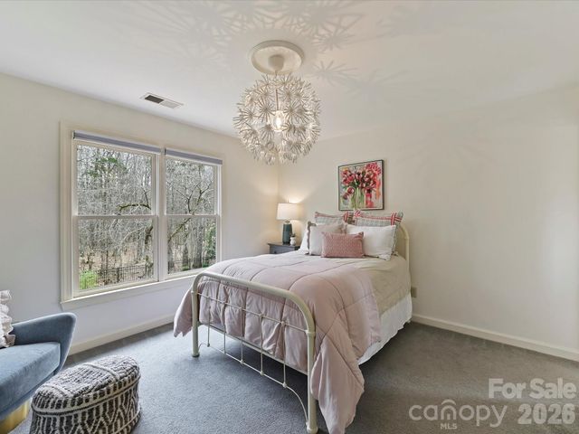 626 Hampshire Hill Road, Matthews, NC 28105