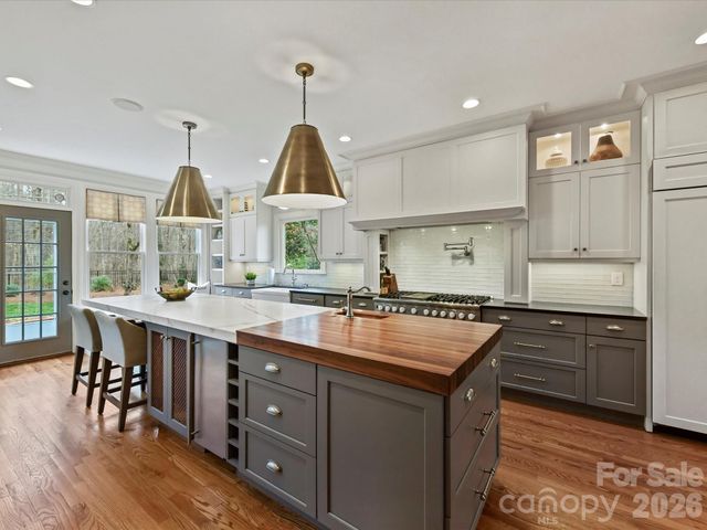 626 Hampshire Hill Road, Matthews, NC 28105