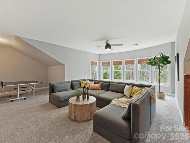 626 Hampshire Hill Road, Matthews, NC 28105